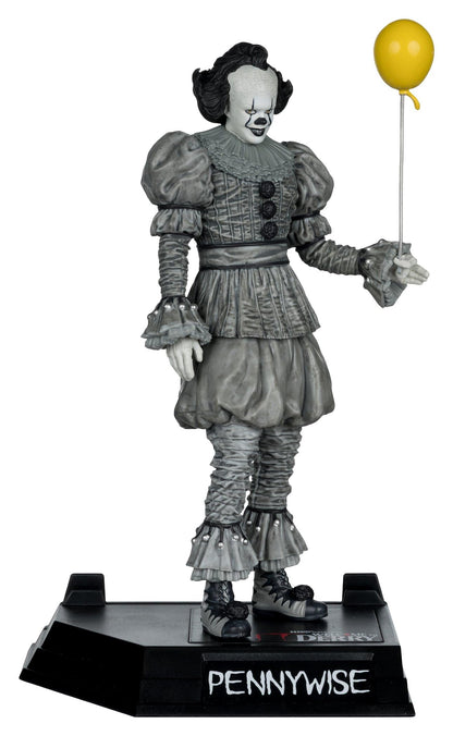 McFarlane Es Welcome to Derry Movie Maniacs Figur Pennywise (Black & White) 16 cm
