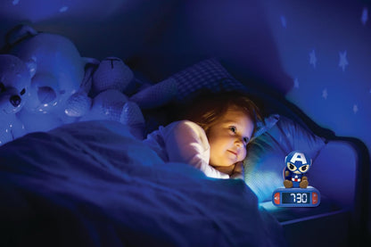 Lexibook, Marvel Avengers, Avengers Nachtlicht Wecker, Sounds und Melodien, Hintergrundbeleuchtetes LCD-Display, Leuchtend, Snooze, RL800AV1