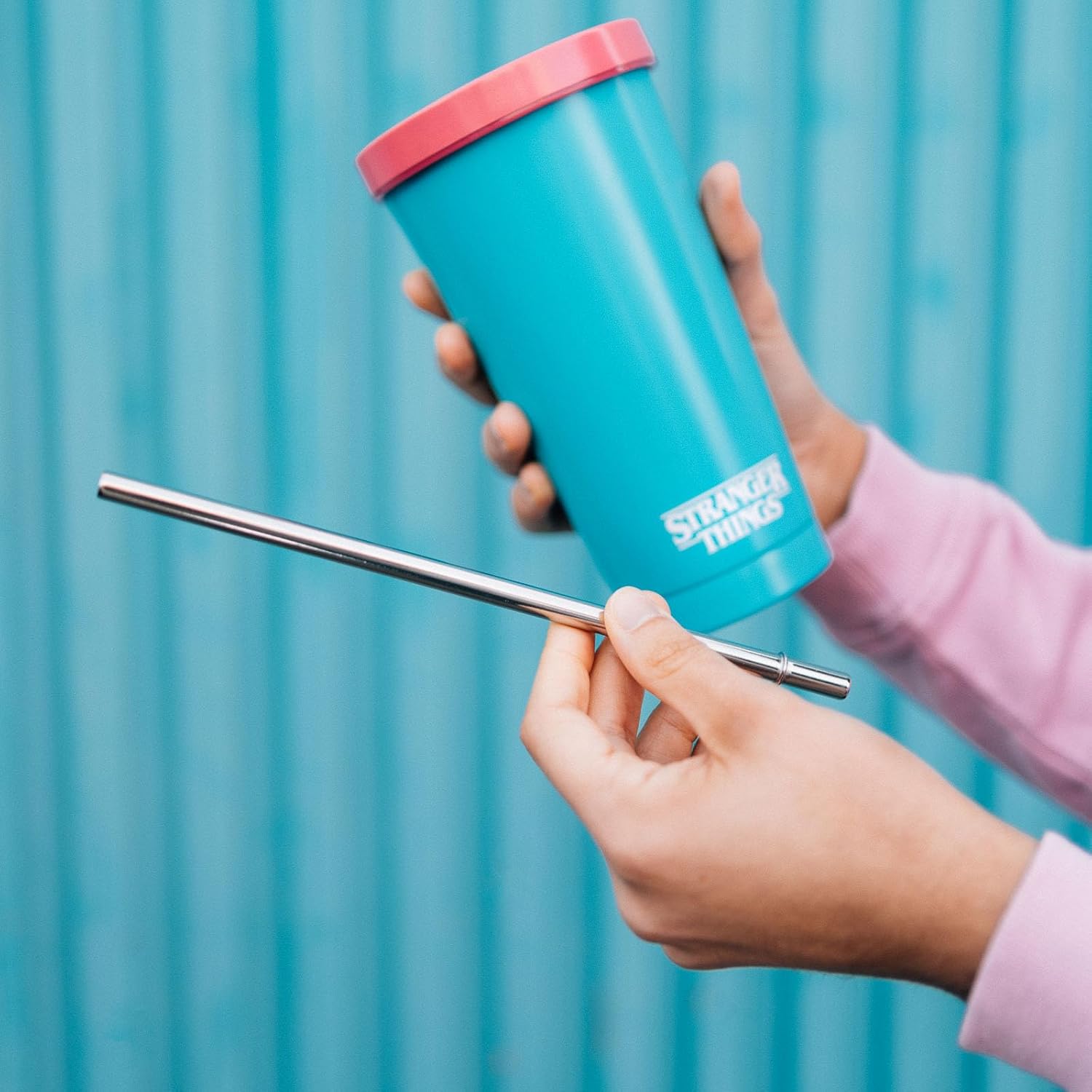 Grupo Erik Thermobecher 500ml Stranger Things - Kaffeebecher to go Thermo Trinkbecher mit Deckel und Strohhalm - Offizieller Stranger Things Merch