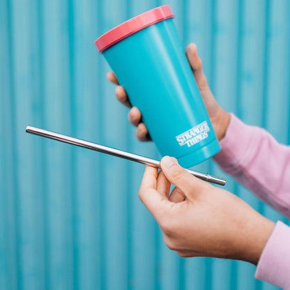 Grupo Erik Thermobecher 500ml Stranger Things - Kaffeebecher to go Thermo Trinkbecher mit Deckel und Strohhalm - Offizieller Stranger Things Merch
