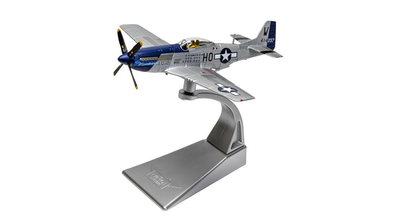 Corgi AA27709 North American P-51D Mustang, ‘Moonbeam McSWINE’, William T. ‘Bill’ Whisner Jr, 1945 - DieCast Model Aviation, for ages 14+
