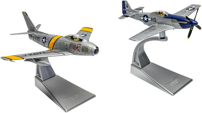 Corgi AA27709 North American P-51D Mustang, ‘Moonbeam McSWINE’, William T. ‘Bill’ Whisner Jr, 1945 - DieCast Model Aviation, for ages 14+
