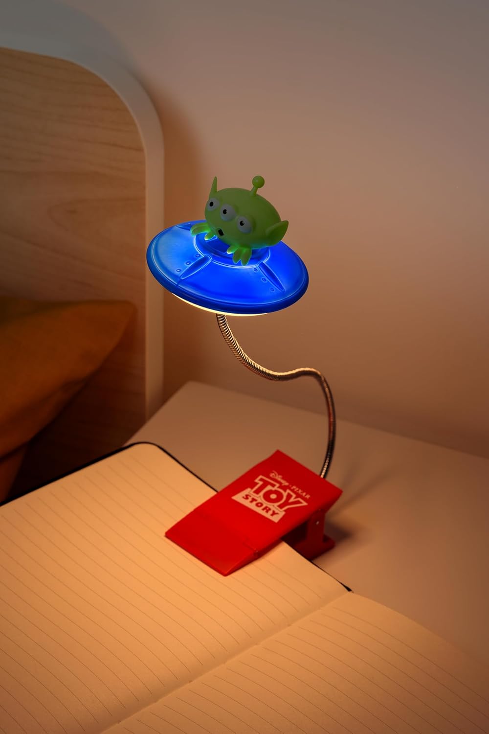 Paladone Toy Story Alien Book Light – Clip‑On Reading Lamp for Books and Bed – Flexible Arm Kids Light