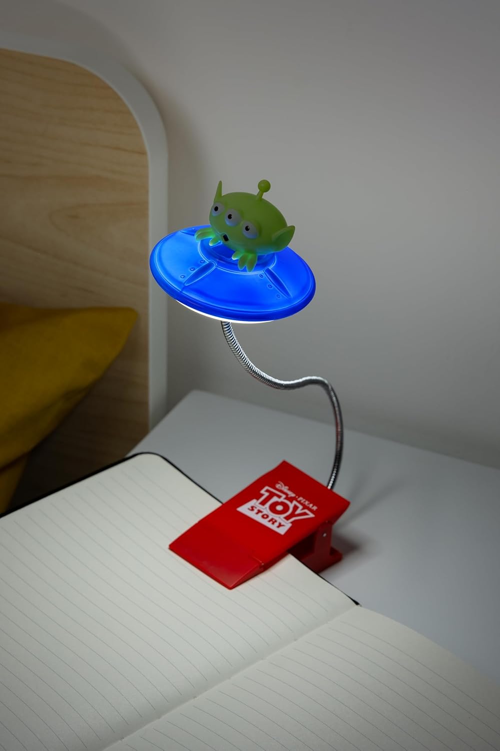 Paladone Toy Story Alien Book Light – Clip‑On Reading Lamp for Books and Bed – Flexible Arm Kids Light