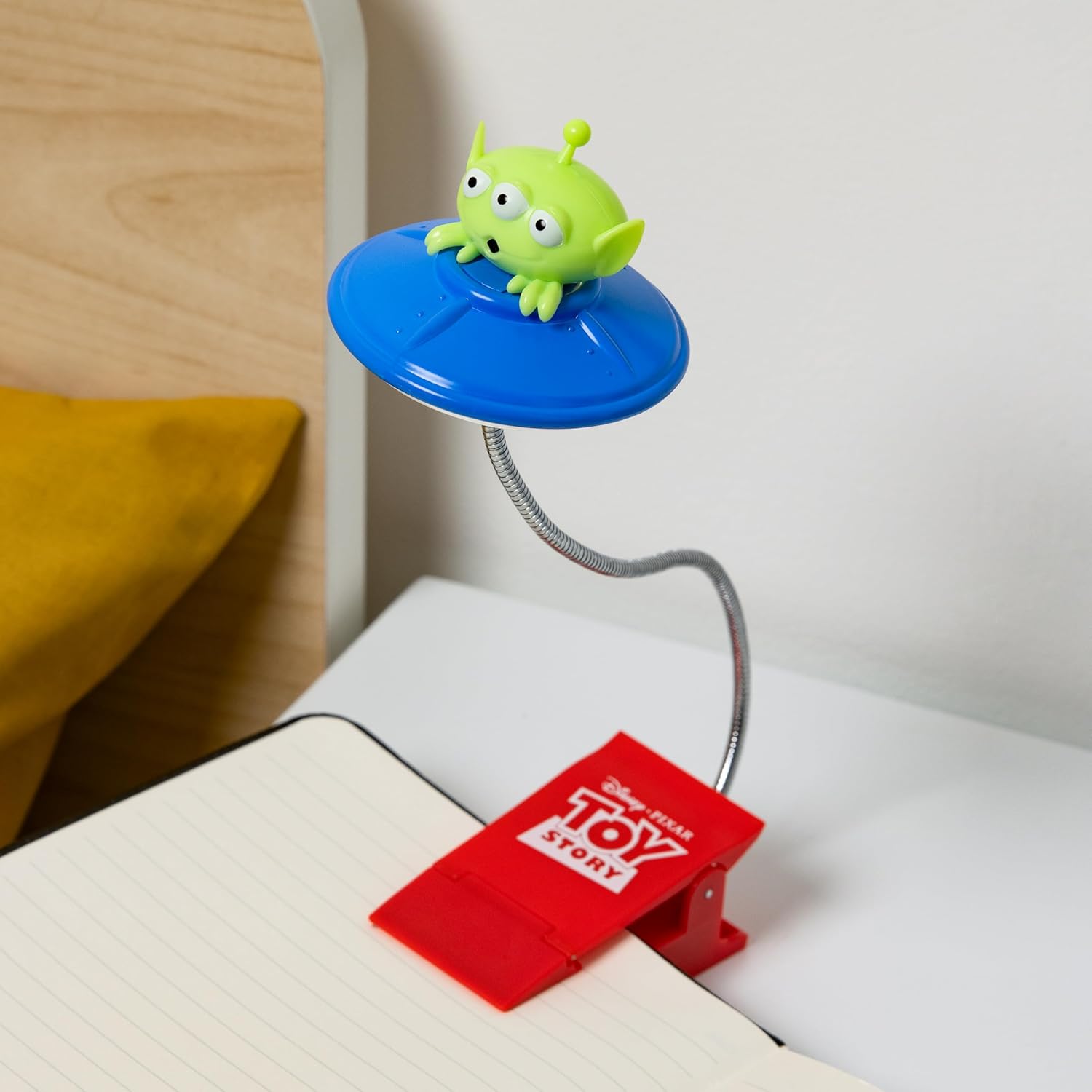 Paladone Toy Story Alien Book Light – Clip‑On Reading Lamp for Books and Bed – Flexible Arm Kids Light