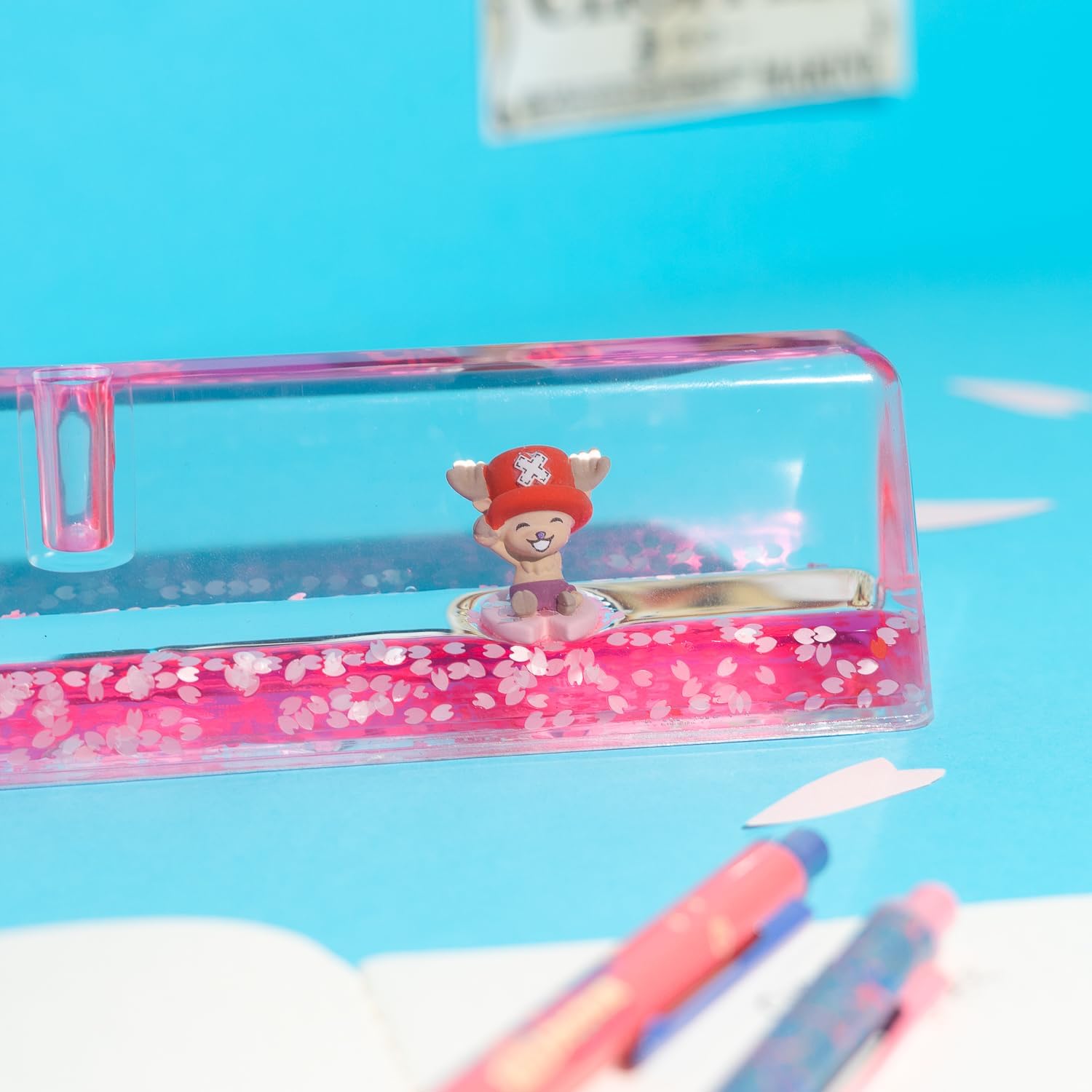 Pot a Crayon One Piece | Papeterie Bureau One Piece, Idée Cadeau Geek | Grupo Erik | Critérium et Stylo Bille Inclus, Accessoire One Piece Chopper pour Organisation Bureau