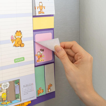 Grupo Erik Calendario Famiglia 2027 Garfield - Calendario Magnetico Frigo con Penna, Sticky Notes, Shopping List e Stickers | Planner Mensile con Spazi per Note, Set 2026 a Dic 2027 (30 x 35 cm