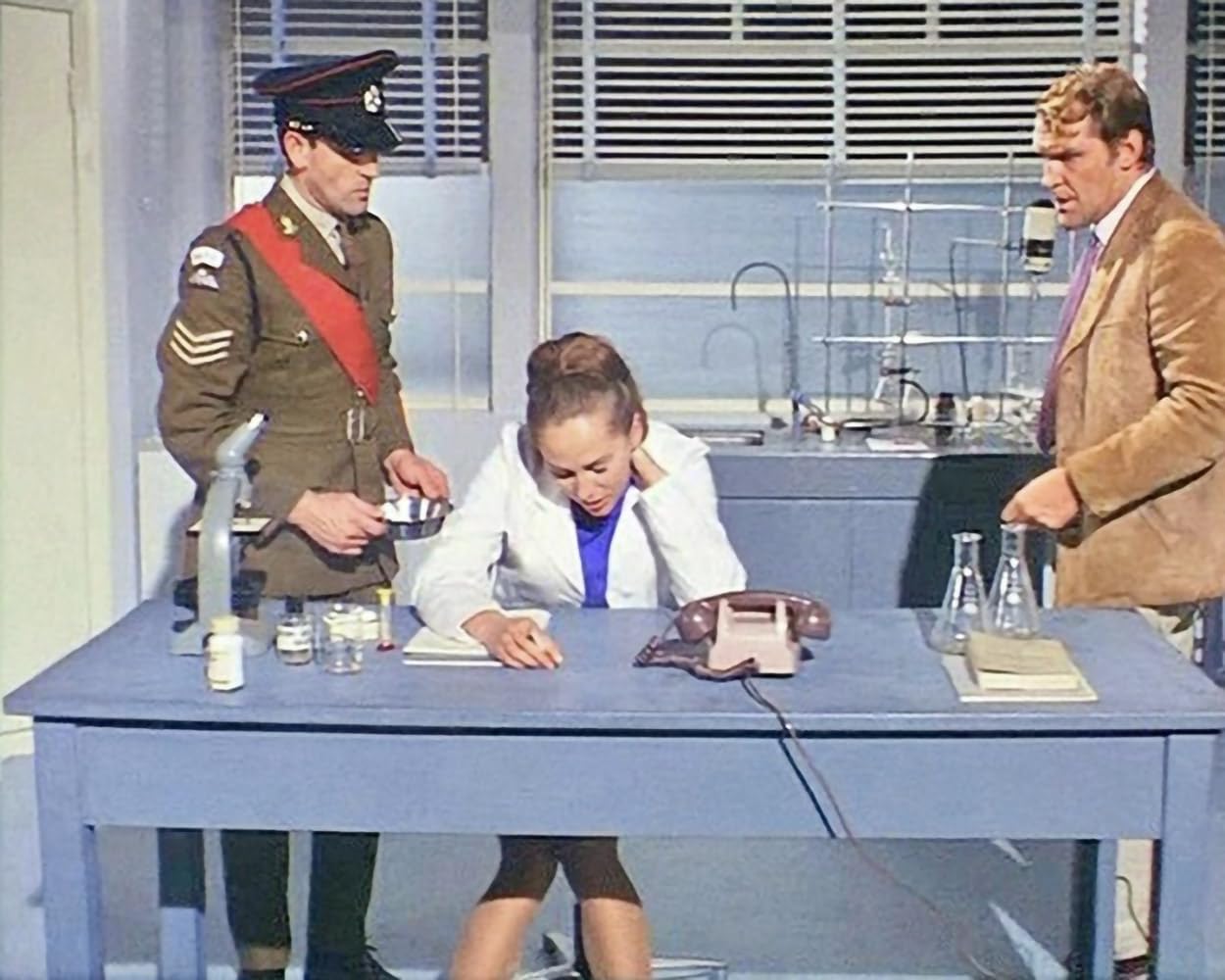 Das Loch im Himmel (The Body Stealers) / Starbesetzter Science-Fiction-Thriller mit Kultstatus (Pidax Film-Klassiker