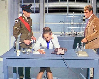 Das Loch im Himmel (The Body Stealers) / Starbesetzter Science-Fiction-Thriller mit Kultstatus (Pidax Film-Klassiker