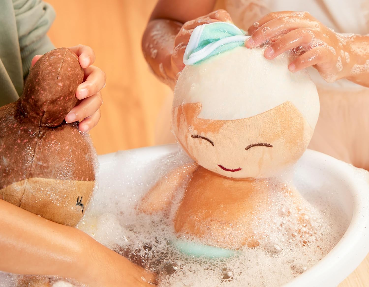 LullaBaby - Plüsch-Baby-Badepuppe - Junge - 36 cm waschbare Badepuppe Junge - Weicher Körper für echtes Wasserspiel - Blondes Haar & Badewannen-Accessoires - Kinder 2 Jahre +