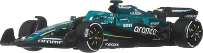 Hot Wheels Premium Auto Team Aston Martin Aramco Formula 1 | Modello auto da corsa Lance Stroll Die-Cast in scala 1:64, pneumatici Real Riders, carrozzeria/telaio in metallo, JKD87