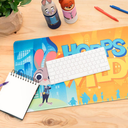 Grupo Erik Disney Zoomania 2 Mauspad Mousepad XXL Gaming Merch Geschenke | 80 x 35 cm Schreibtischunterlage Mouse Pad Gaming - Rutschfest und Wasserabweisend Desk Mat - Disney Merch PC Accessoires