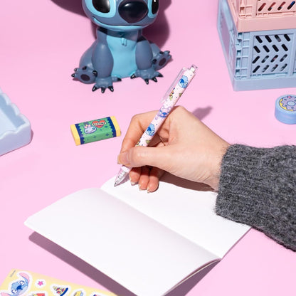 Grupo Erik Astuccio Set Cancelleria Stitch - Set Cancelleria con Taccuino A6, Stickers, Block Notes, Penna, Matita, Gomma e Temperamatite | Cancelleria Scuola Disney
