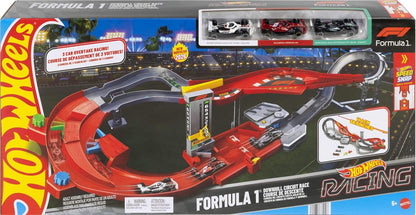 Hot Wheels Racing Formula 1 - Super Circuito, pista a tre corsie con propulsore e booster motorizzato per sfide testa a testa, 3 macchinine da corsa F1 incluse, JMC90