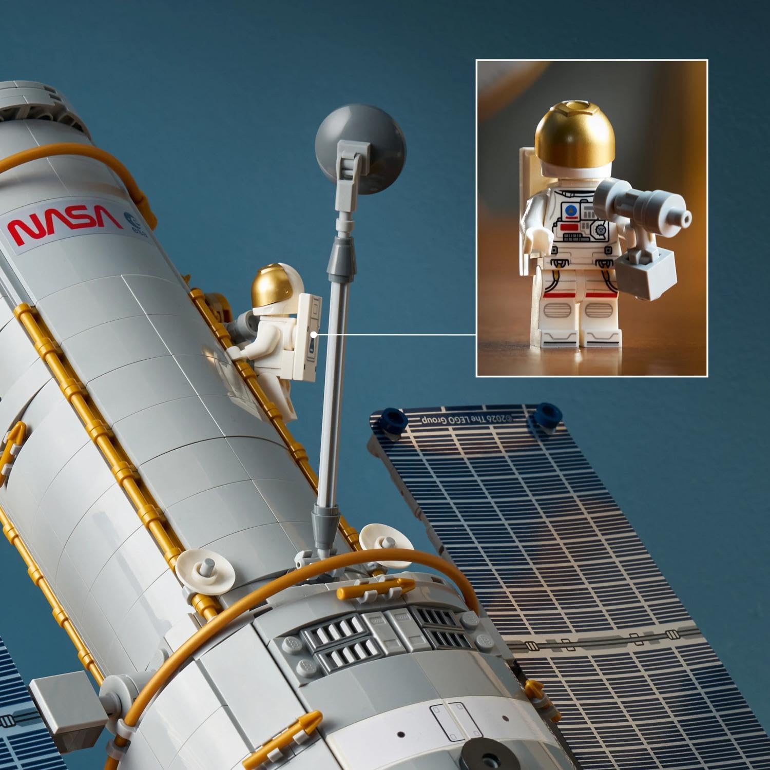 LEGO Icons Ruimtetelescoop Hubble - Telescoop Ruimte Bouwpakket voor Volwassenen - Replica met Verstelbare Zonnepanelen en Instrumentenruimte - Cadeau voor Mannen en Vrouwen - 11382