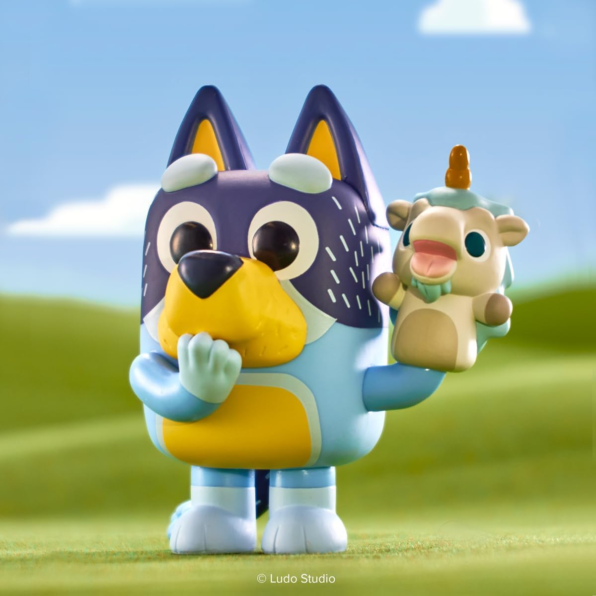 Funko POP! Animation: Bluey - Bandit with Unicourse | Official Merch - Collectable Vinyl Figurine for Shelf Display - Birthday Gift Idea for Fans and Collectors