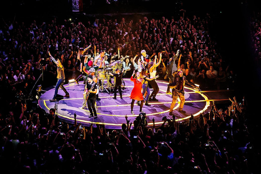 iNNOCENCE + eXPERIENCE Live In Paris