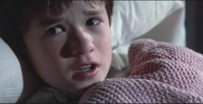 Les Sixieme Sens (Sixth Sense)