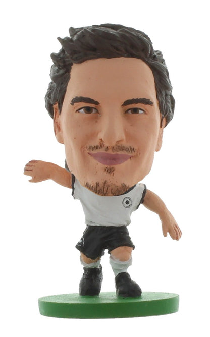 SoccerStarz Germany International Figurine Blister Pack Featuring Mats Hummels Home Kit