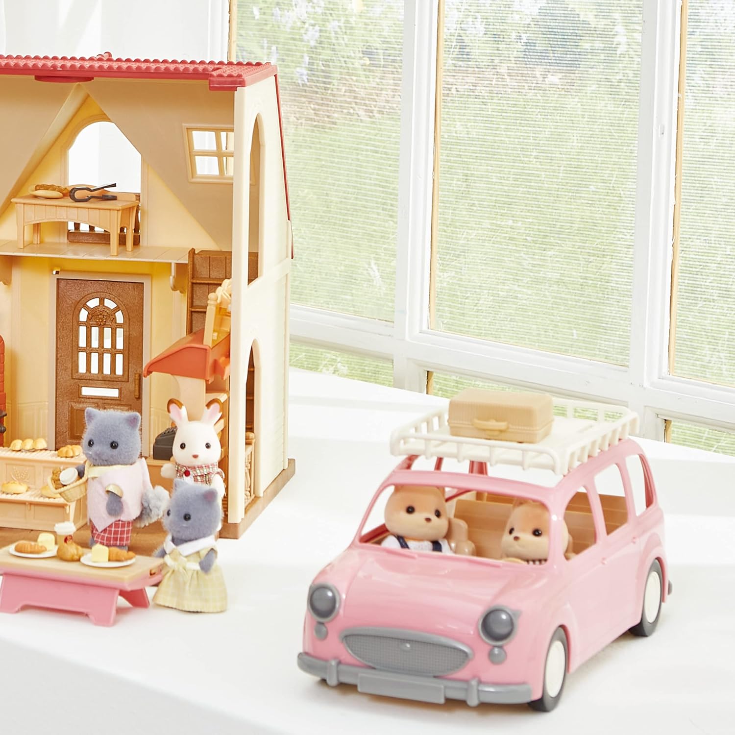 Sylvanian Families Family Picnic Van Single