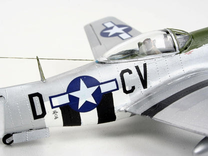 Revell Modellbausatz Flugzeug 1:72 - P-51D Mustang im Maßstab 1:72, Level 3, originalgetreue Nachbildung mit vielen Details, 04148