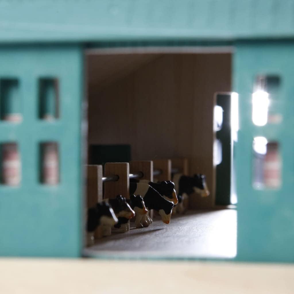 Kids Globe 0492 Cow Hutch Claas Farm Shed, 1:87