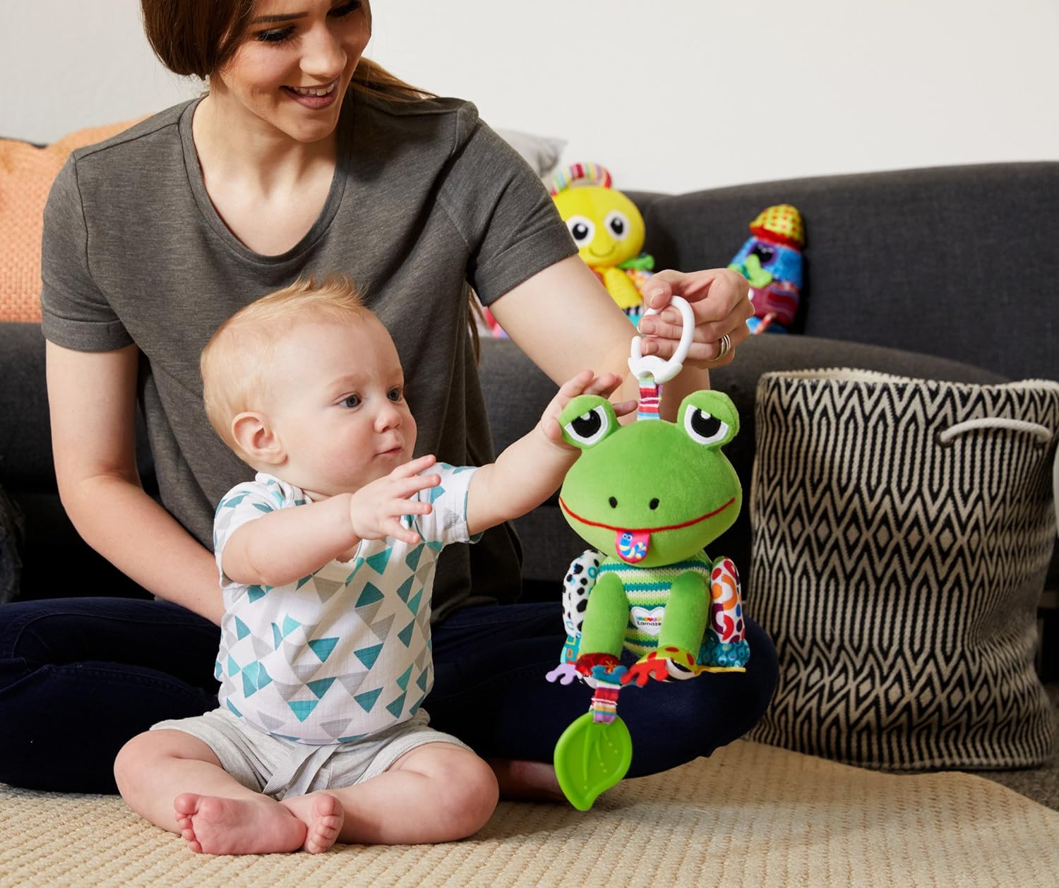 Toomies Tomy Pic and Pop Push Along Baby Toy, Toddler Ball Popper with Ball Launcher and Collector, Suitable For 18 Months, 2 and 3 Year Old Boys and Girls