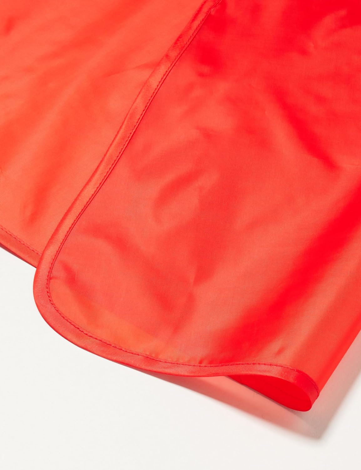 Smiffys Cape, Red