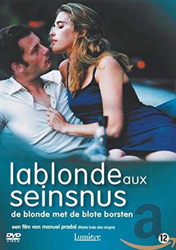 La blonde aux seins nus