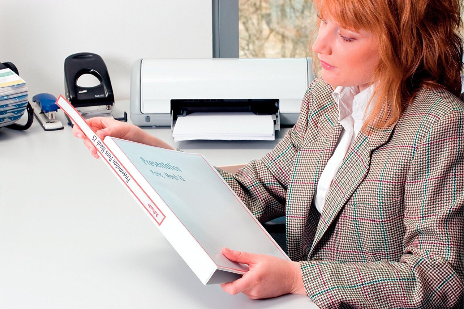 Esselte Präsentationsringbuch (DIN A4, 4 Ringe, 60 mm) weiß
