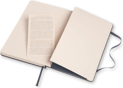 Moleskine Classic Notebook, Taccuino con Pagine Bianche, Copertina Rigida e Chiusura ad Elastico, Formato Large 13 x 21 cm, Colore Blu Zaffiro, 240 Pagine