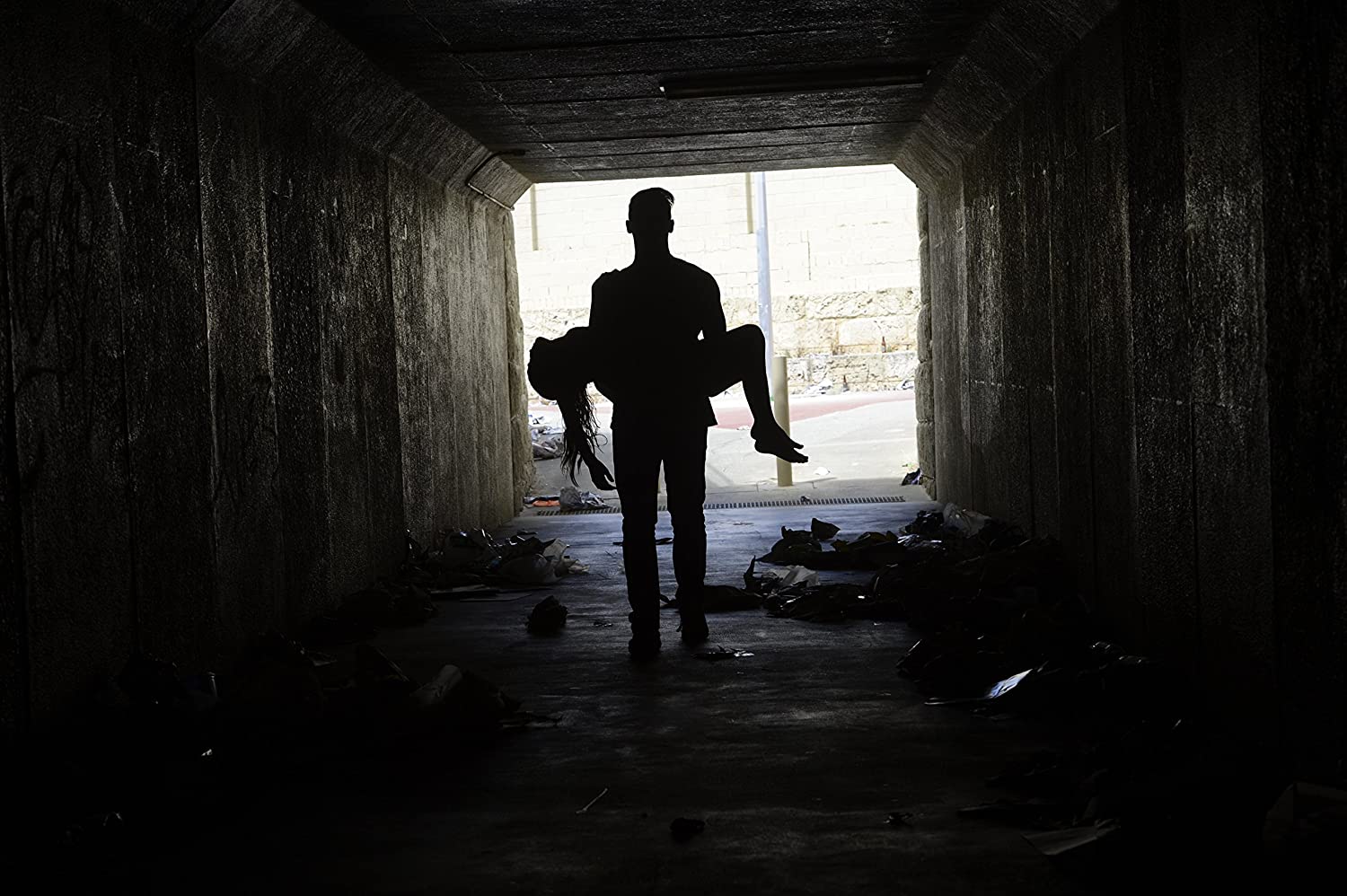 FINAL HOURS  en boitier métal