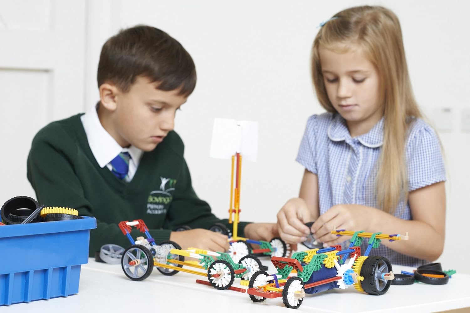 K'NEX STEAM Education Vehicles Building Set 7 Functioning Models Educational Toys for Kids, 131 Piece STEM Learning Kit, Engineering for Kids, Construction Toys for Kids Aged 8+ Basic Fun 79320