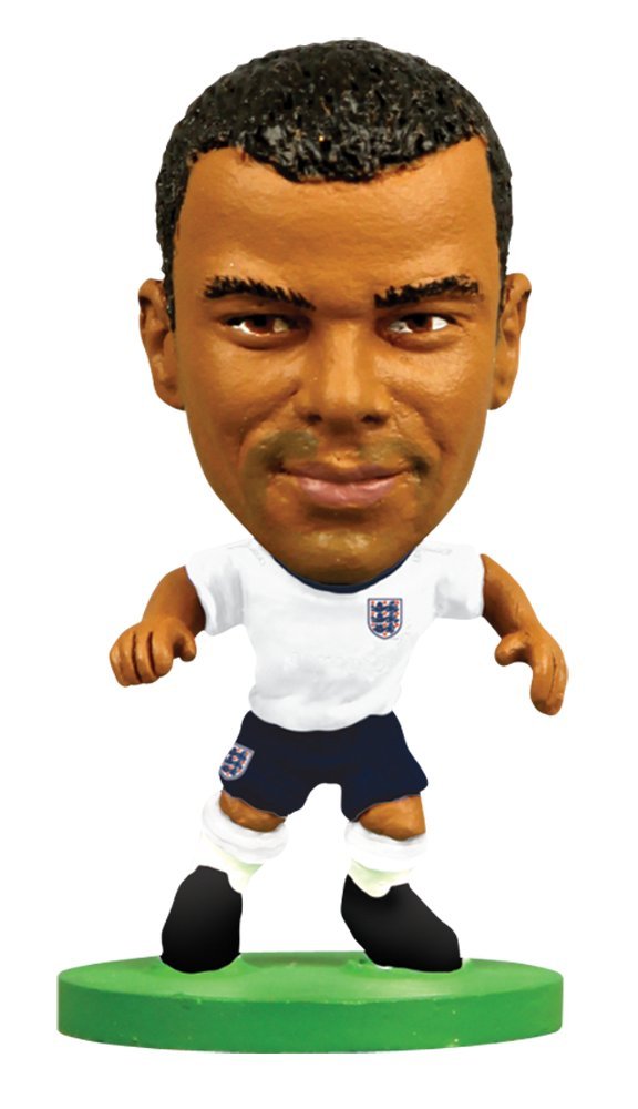 SoccerStarz England International Figurine Blister Pack Featuring Ashley Cole in England's Home Kit