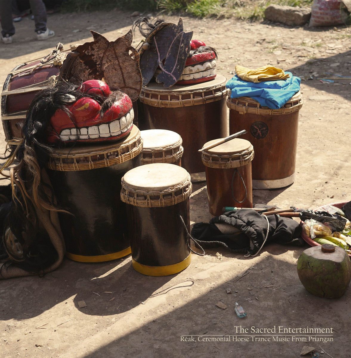 The Sacred Entertainment: Réak Ceremonial Horse Trance Music...