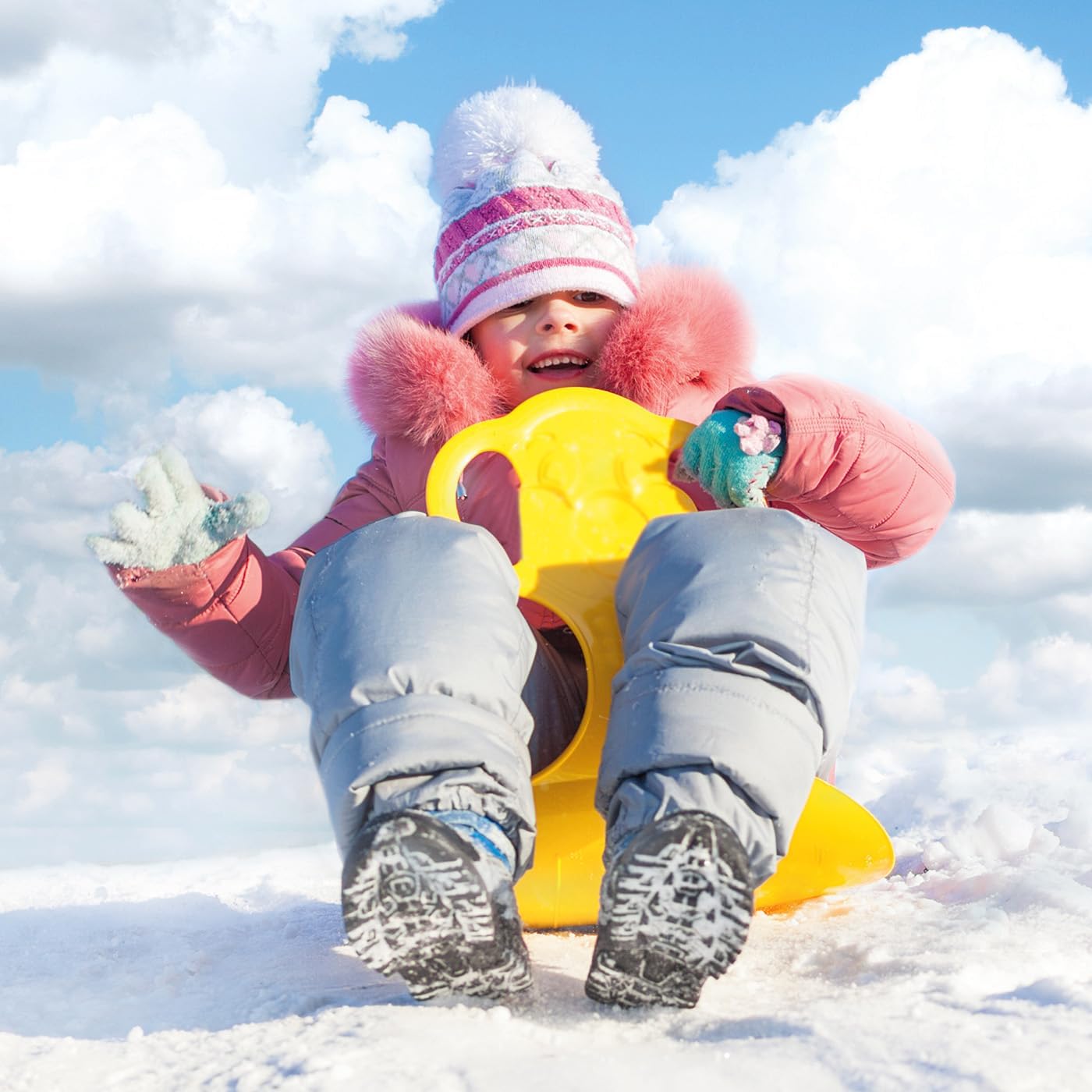 JAMARA 460374 - Snow Play Schneeflitzer Bär - Haltegriffe am Pfannenkopf, langlebiger/ flexibler Kunststoffkörper, Bärform am Griff, Leichtgewicht mit nur 165 g, gelb