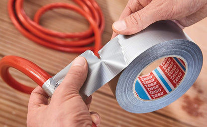 tesa extra Power Universal - Fabric-Reinforced Duct Tape for Repairing, Fastening, Bundling, Reinforcing or Sealing - Black - 10 m x 50 mm