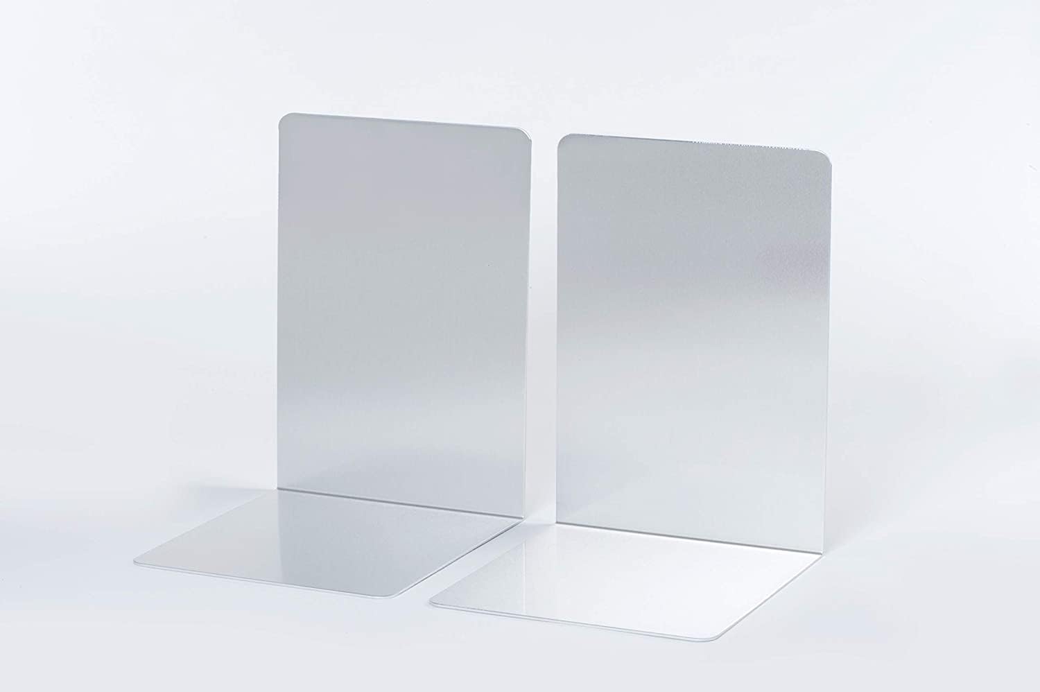 MAUL Buchstütze aus Aluminium (2er Pack) 16x15x21cm | Bücherhalter, Organizer für Kinder, Bücher, Büro, Regal | Bücherstütze im stilvollen Aluminium Design, möbelschonender Buchhalter | Silber