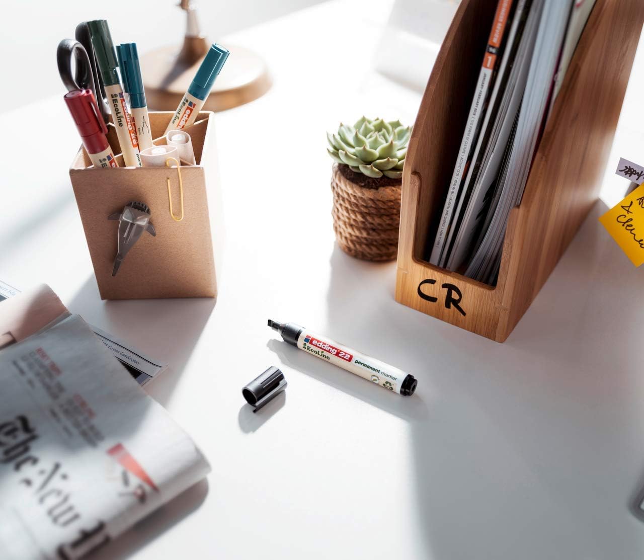 edding 25 EcoLine permanent marker set - black, red, blue, green - 4 pens - round nib 1 mm - waterproof, quick-drying, smear-proof pens - for cardboard, plastic, glass, wood, metal and fabric