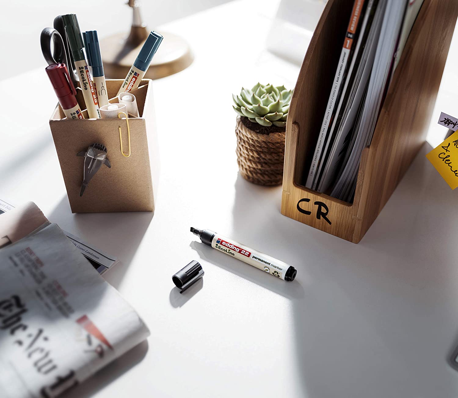 edding 22 EcoLine permanent marker set - black, red, blue, green - 4 pens - chisel nib 1-5 mm - waterproof, quick-drying, smear-proof pens - for cardboard, plastic, glass, wood, metal and fabric