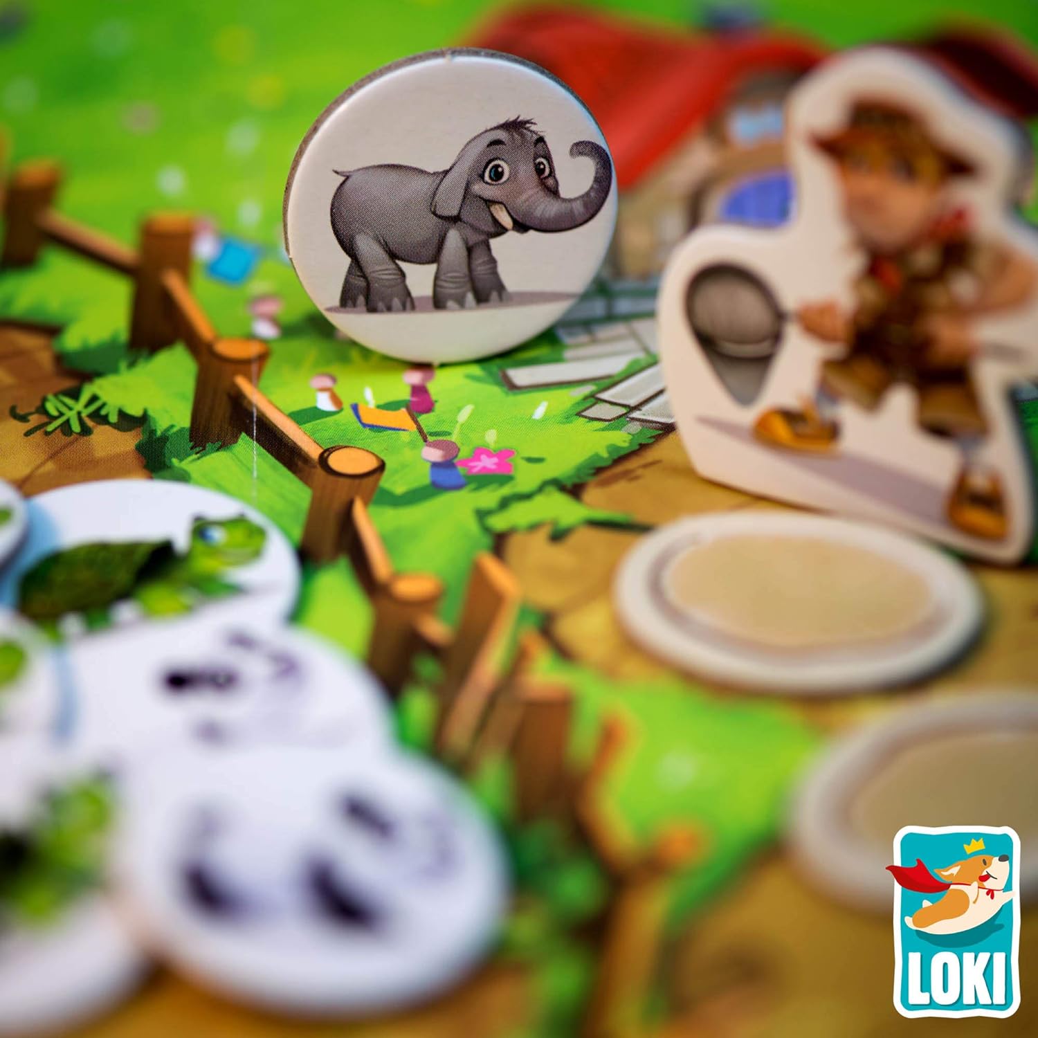 Iello | Zoo Run | Board Game | Ages 4+ | 1-5 Players | 15 Minutes Playing Time