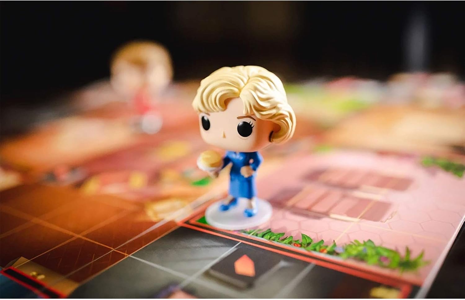 Funko Games The Golden Girls 100 Funkoverse Extension - Board Game - Rose Nylund And Blanche Devereaux - 3'' (7.6 Cm) POP! - Light Strategy Board Game For Children & Adults (Ages 10+)