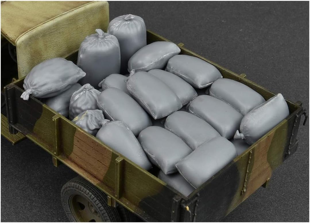 Miniart MIN35586 Hessian Bags (sand, cement, vegetables) Plastic Model kit, Various