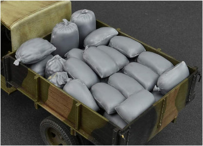 Miniart MIN35586 Hessian Bags (sand, cement, vegetables) Plastic Model kit, Various
