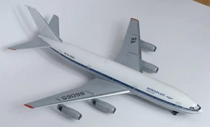 Zvezda 500787001 – 1:144 Passenger Aircraft Ilyushin IL-86