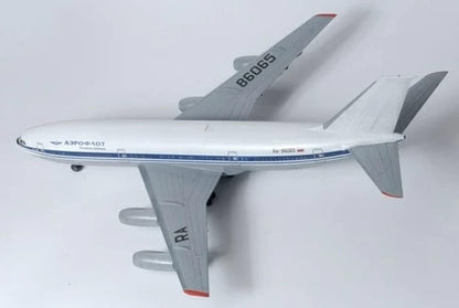 Zvezda 500787001 – 1:144 Passenger Aircraft Ilyushin IL-86