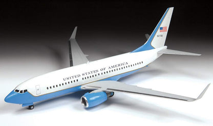 Zvezda 500787027 500787027-1:144 Boeing 737-700 / C-40 Plastic Construction Kit Model Kit Assembly Kit for Beginners Detailed, White/Blue