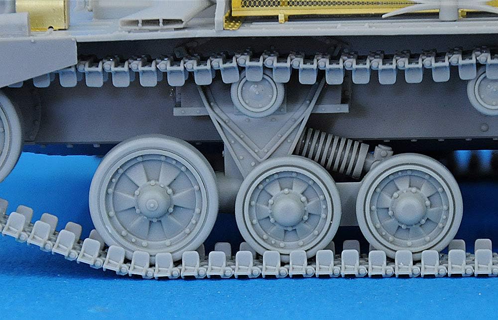 MiniArt 1:35 Scale Valentine Mk VI Canadian-Built Early Production Plastic Model Kit