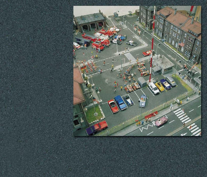 Tarmac Square Medium