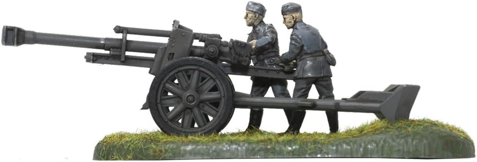 Zvezda 1/72 German 105-mm Howitzer LeFH 18/18m with crew model kit # 6121